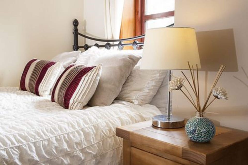 Double Room (Loch Oich) | Premium bedding, individually decorated, individually furnished