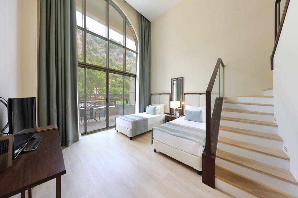 Dublex Family Suit | Premium bedding, free minibar, in-room safe, desk
