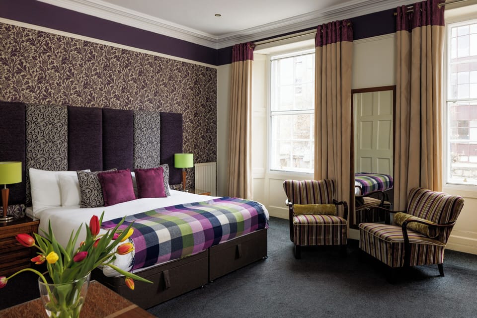  King Size Double / Twin | Desk, iron/ironing board, free WiFi, bed sheets