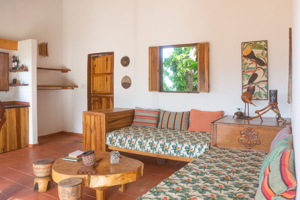 Panoramic Cabin | Living area | Books