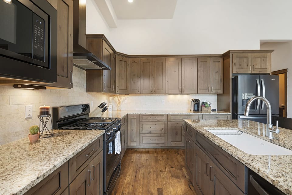 Fully Equipped Chef's Kitchen