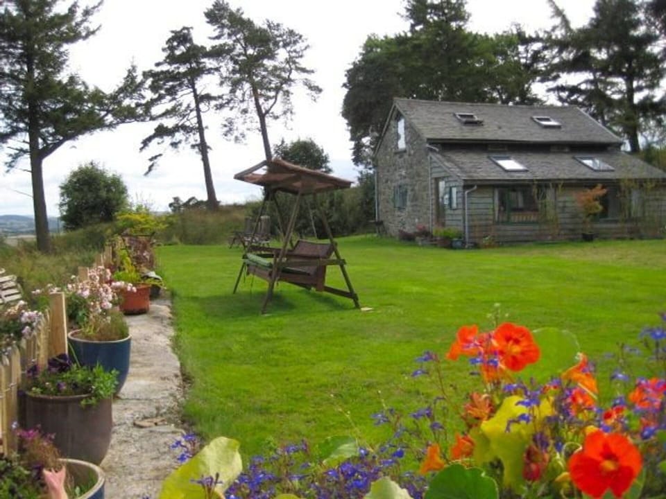 garden & terrace, ideal for games
