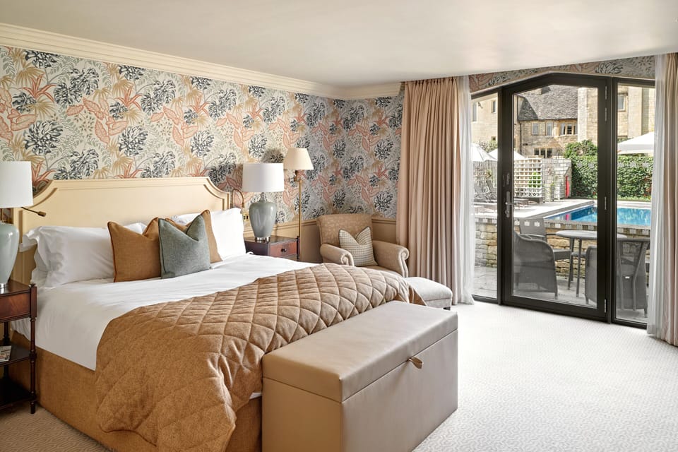 Deluxe Room, Patio (Pool) | Egyptian cotton sheets, premium bedding, Tempur-Pedic beds, minibar