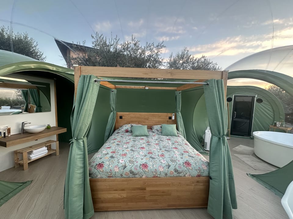 Luxury Studio Suite | Desk, soundproofing, free WiFi