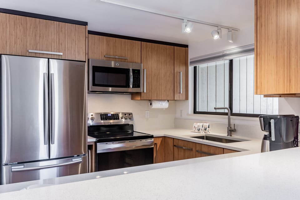 Townhome, 3 Bedrooms (Courchevel #9 Bldg. C) | Private kitchen | Fridge, microwave, oven, stovetop