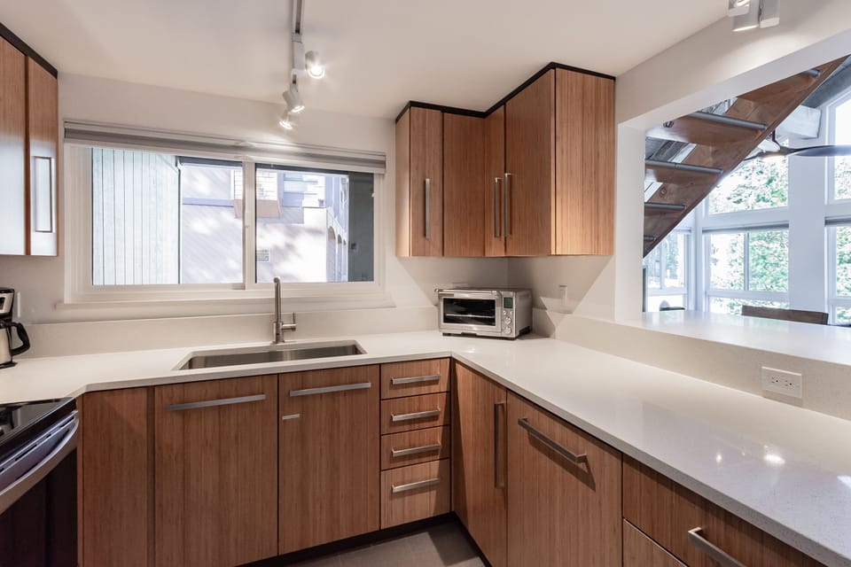 Townhome, 3 Bedrooms (Courchevel #9 Bldg. C) | In-room dining