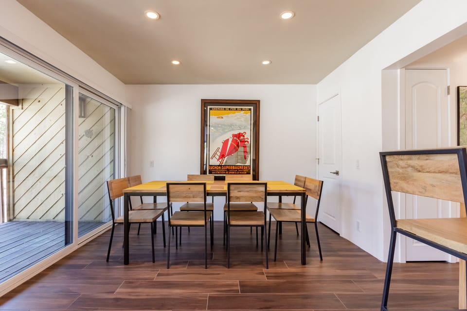 Townhome, 3 Bedrooms (Courchevel #9 Bldg. C) | In-room dining