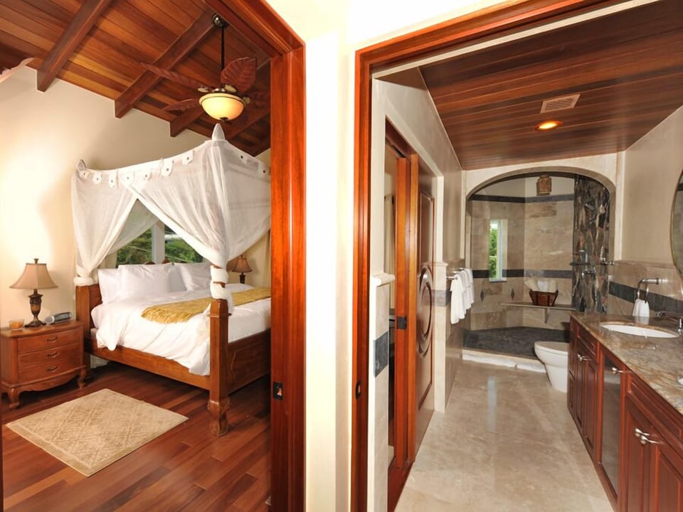 Penthouse Guest Room And Luxurious Private Bathroom