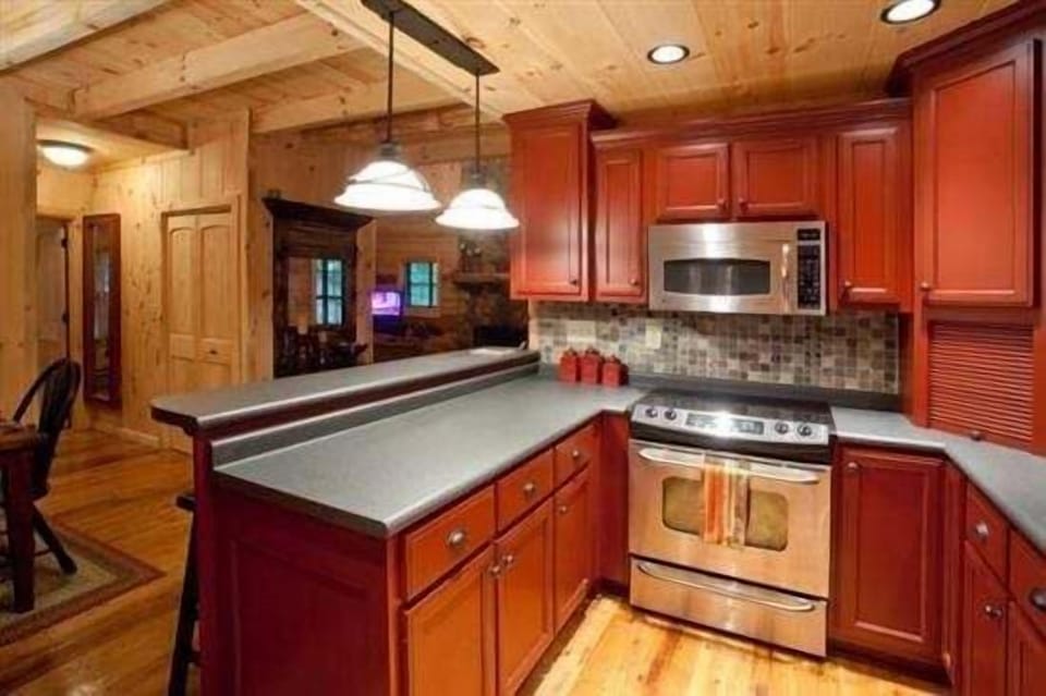 Full kitchen