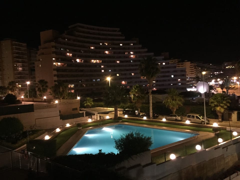 Swimingpool at night