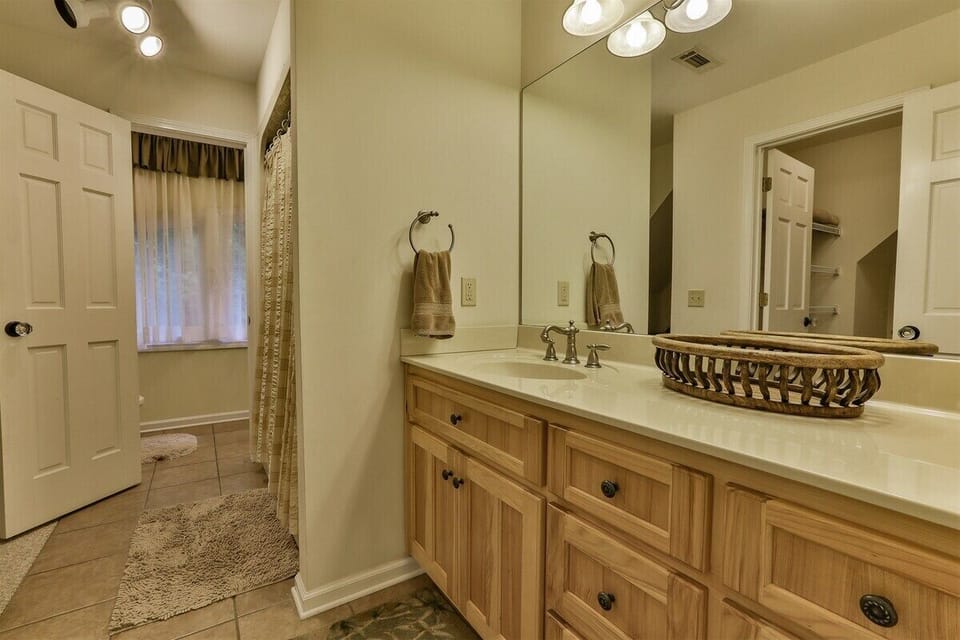 Upper level bathroom
