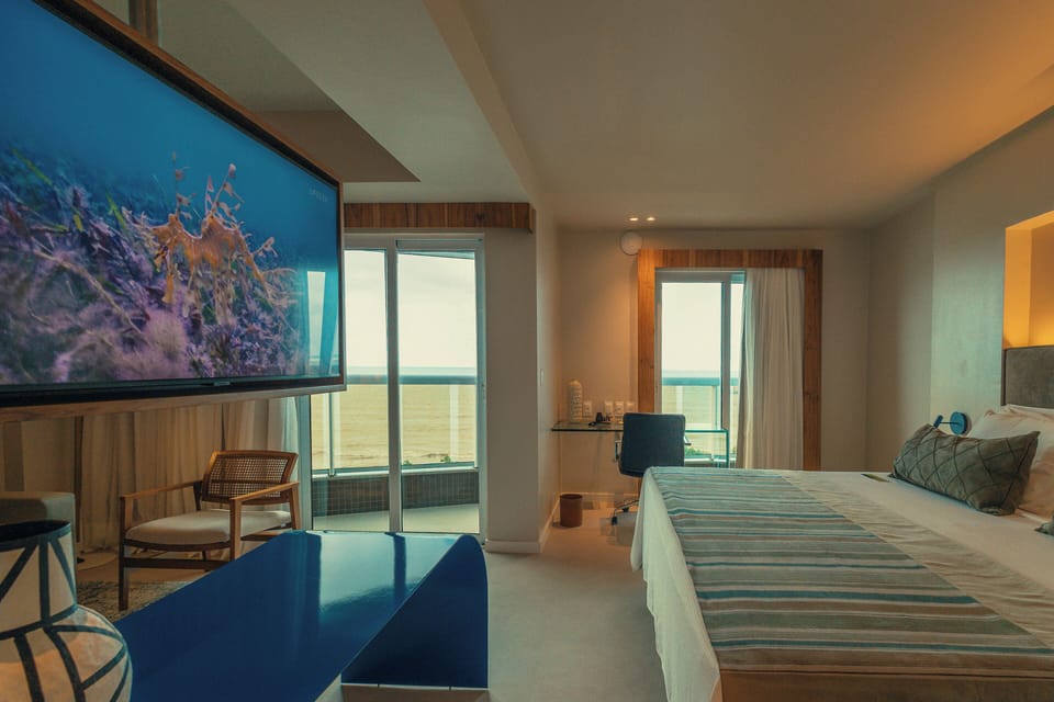Standard Room 2 | Minibar, in-room safe, laptop workspace, blackout drapes