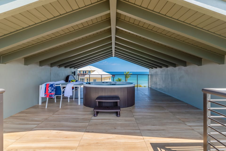 Top deck hot tub gives amazing views of the Atlantic and Indian River.