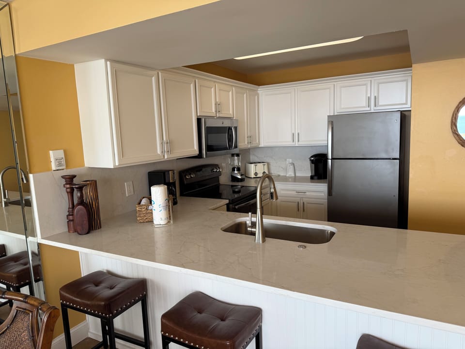 Kitchen with beautiful quartz countertops