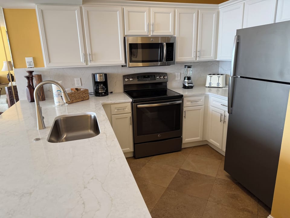 Kitchen with quartz countertops