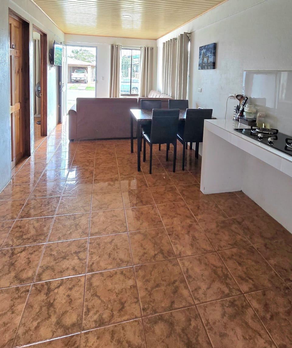 Economy Apartment | Iron/ironing board, free WiFi, bed sheets