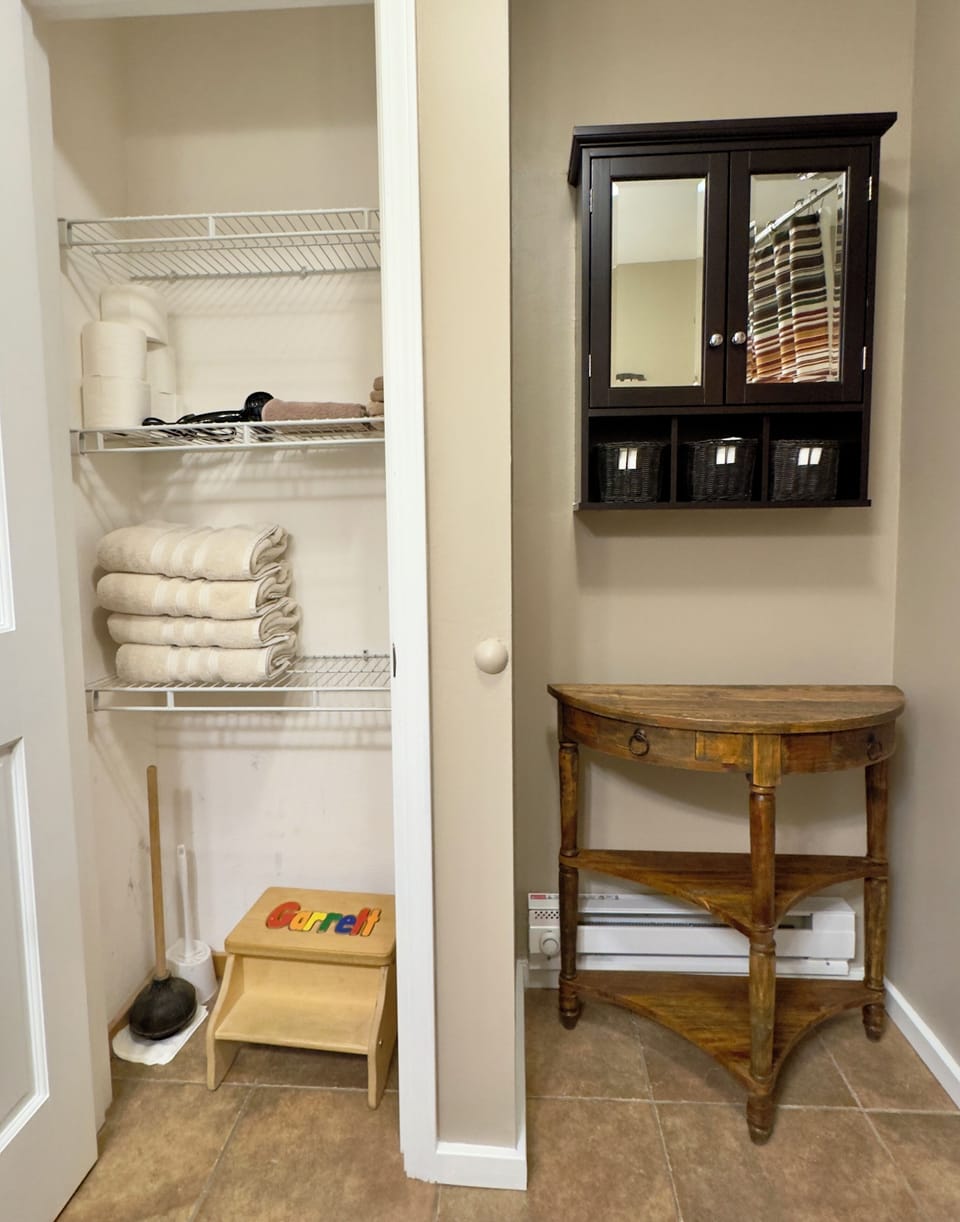 Bathroom 1: Linen closet (towels, wash cloths, hairdryer provided)