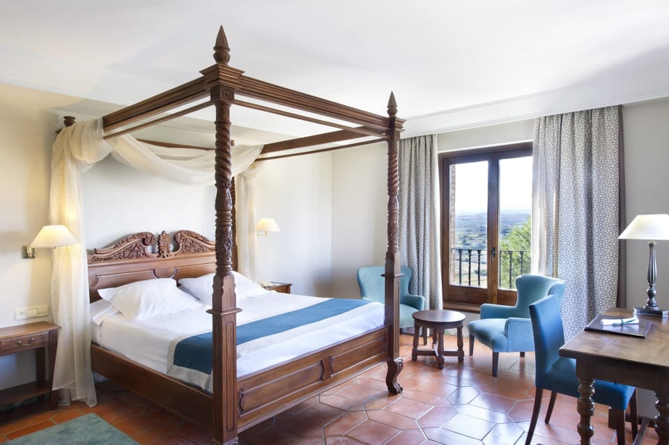 Superior Double Room | Premium bedding, minibar, in-room safe, desk