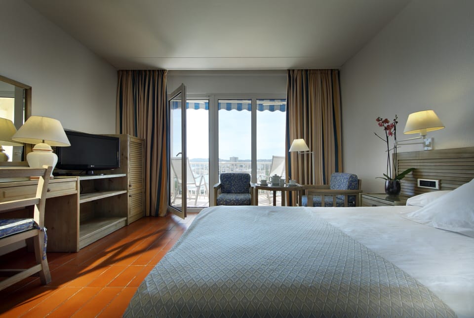1 bedroom, Select Comfort beds, minibar, in-room safe