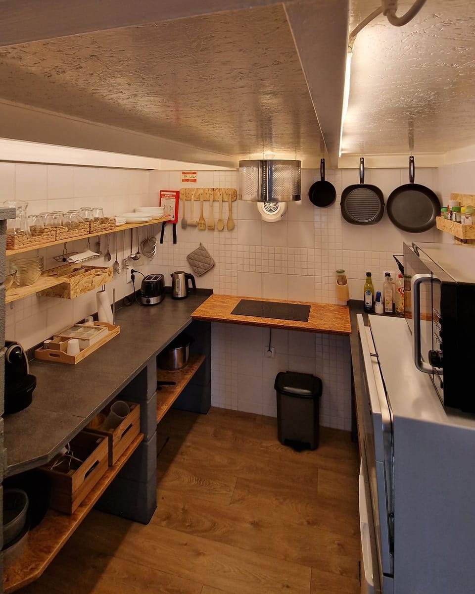 Kitchen or kitchenette