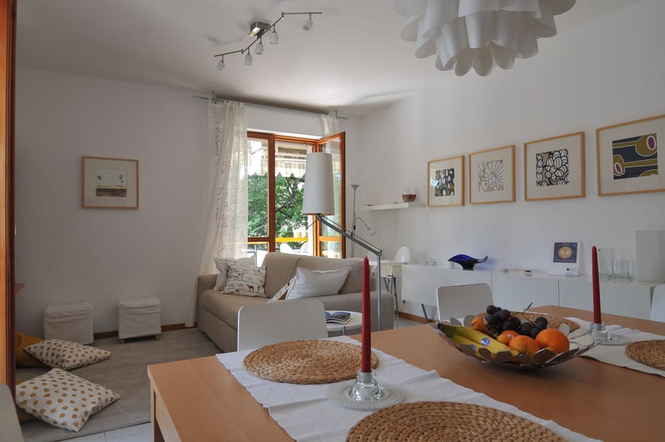 Dining Area and Lounge