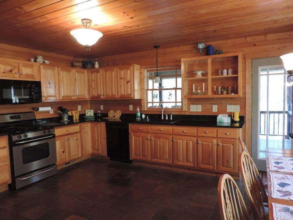 Fully Stocked Kitchen
