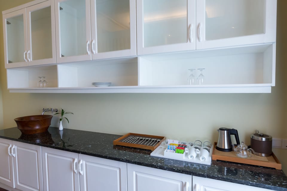 Coffee/tea maker, fridge, microwave, electric kettle