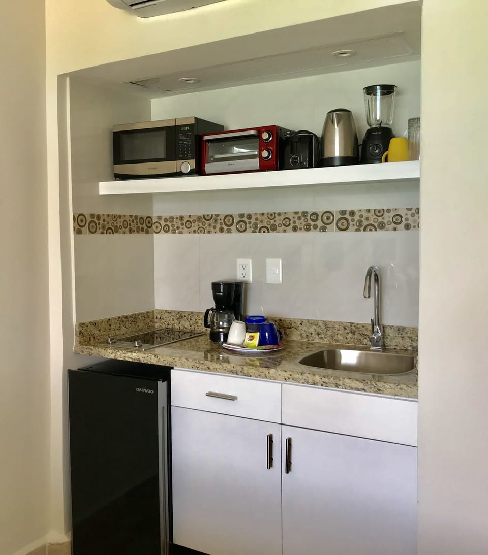 Electric ceramic hob and utensils
