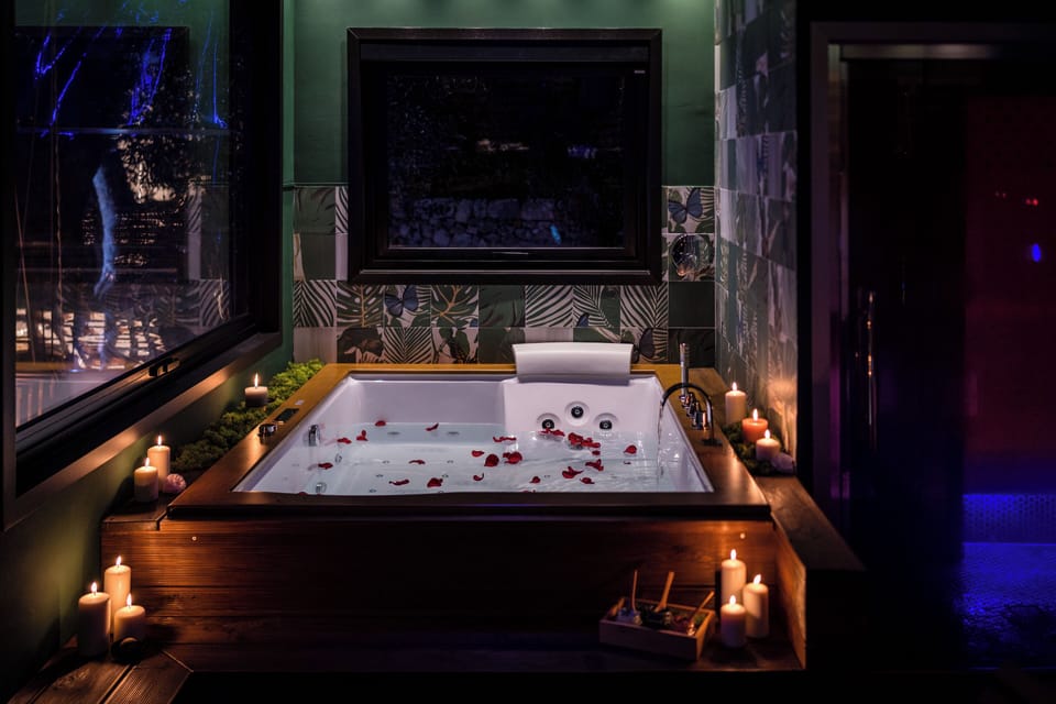 Exclusive Chalet | Egyptian cotton sheets, premium bedding, down comforters, minibar