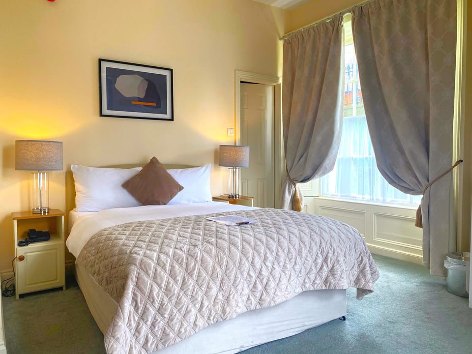Standard Double Room, 1 Double Bed, Ensuite, City View | Terrace/patio