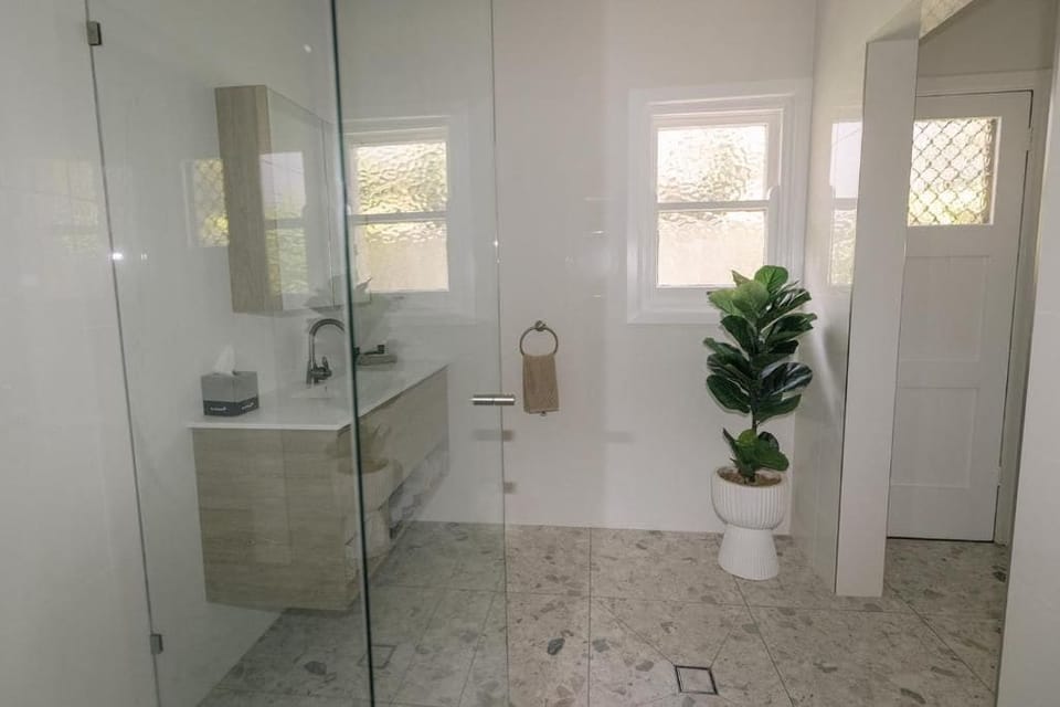 Apartments on Morrow Hotel in North Wagga Wagga