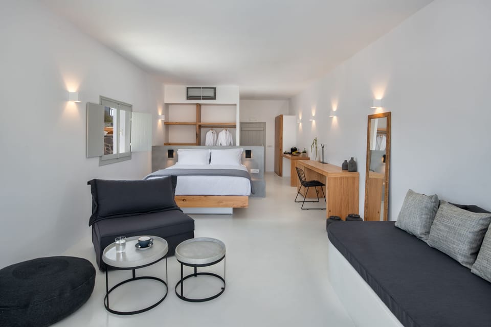 Executive Studio Suite, Private Pool | Minibar, in-room safe, iron/ironing board, free cribs/infant beds