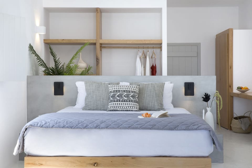 Executive Studio Suite, Private Pool | Minibar, in-room safe, iron/ironing board, free cribs/infant beds