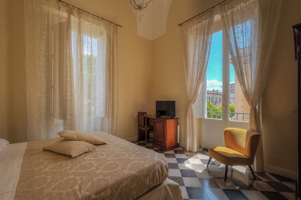 Superior Quadruple Room (Split Level) | Minibar, blackout drapes, free WiFi, bed sheets
