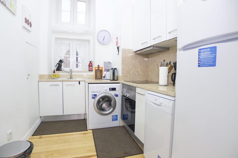 Apartment, 2 Bedrooms, Balcony, City View | Private kitchen | Full-size fridge, microwave, oven, stovetop