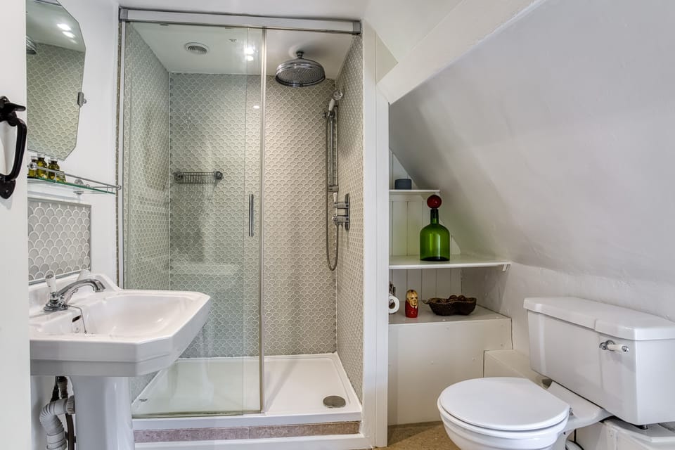 First floor: Shower room