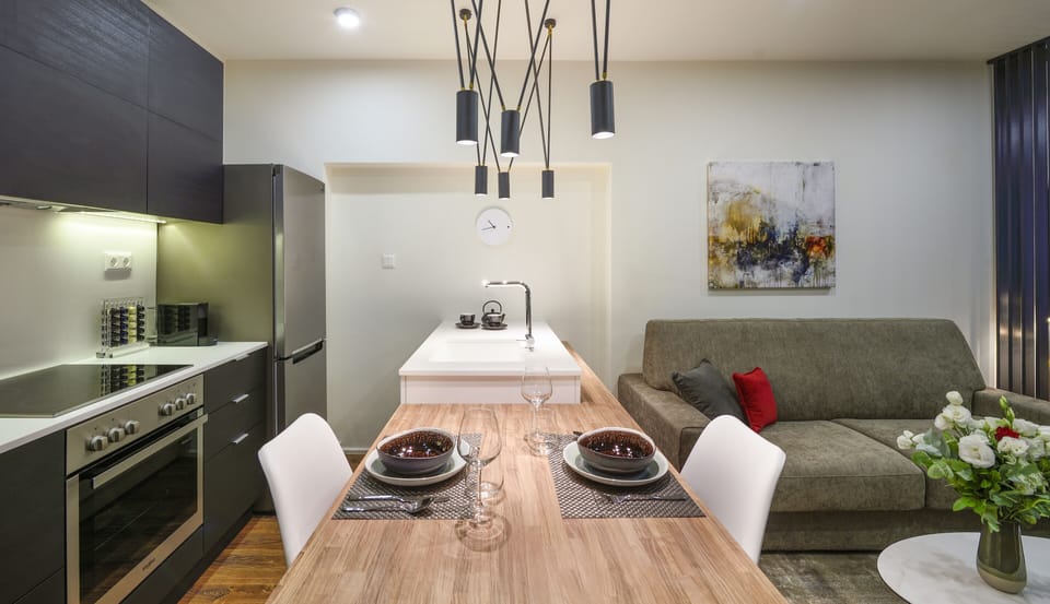 Apartment, City View | Private kitchen | Fridge, oven, stovetop, dishwasher