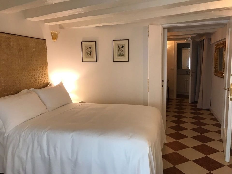 Standard Double Room | Soundproofing, free cribs/infant beds, free WiFi, bed sheets