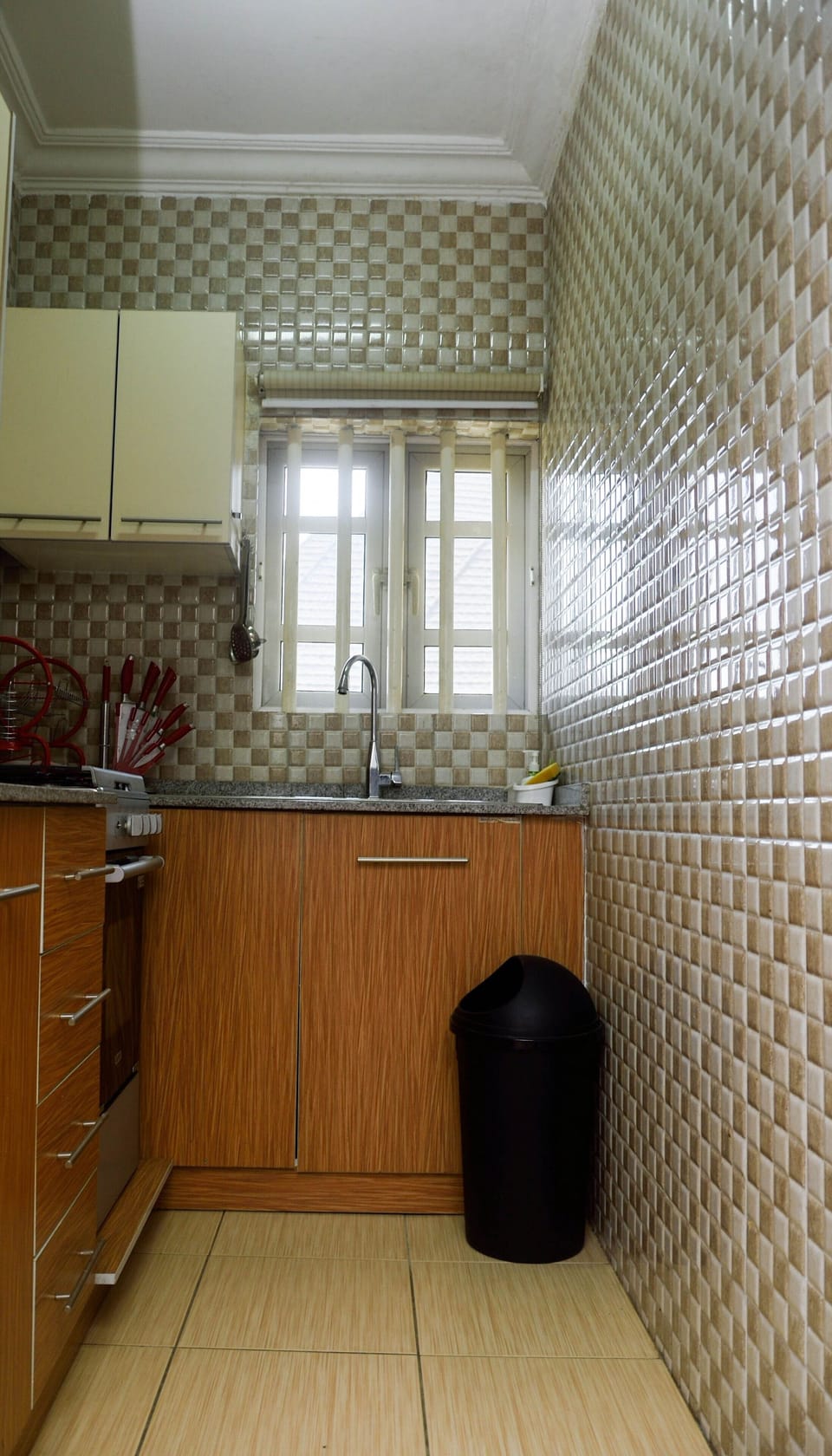 Luxury Apartment, 1 Bedroom | Private kitchen | Fridge, microwave, oven, stovetop