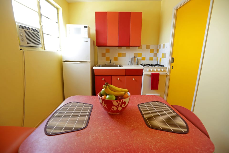 Fridge, microwave