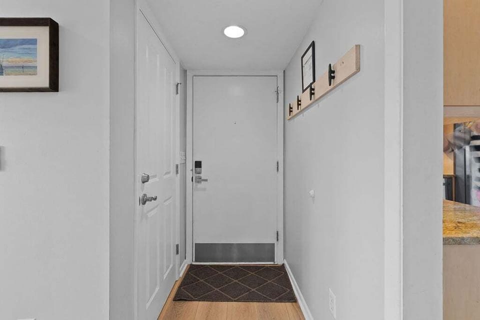 Beautiful entry way to an open living area.