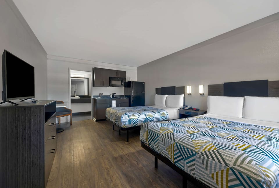 Cribs (free), WiFi (free), bed sheets