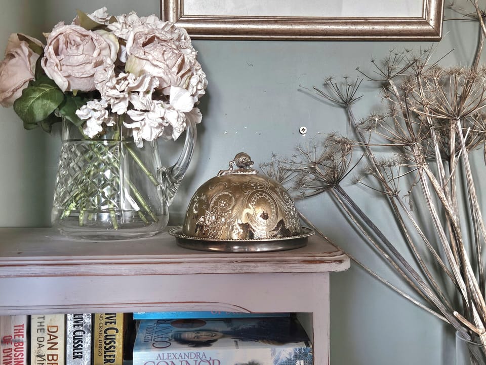 detail; what is under the cloche?