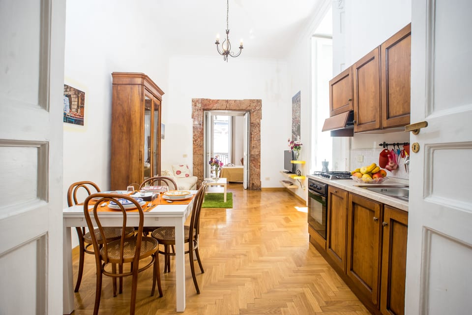 TV and multimedia,Kitchen or kitchenette,Seating area