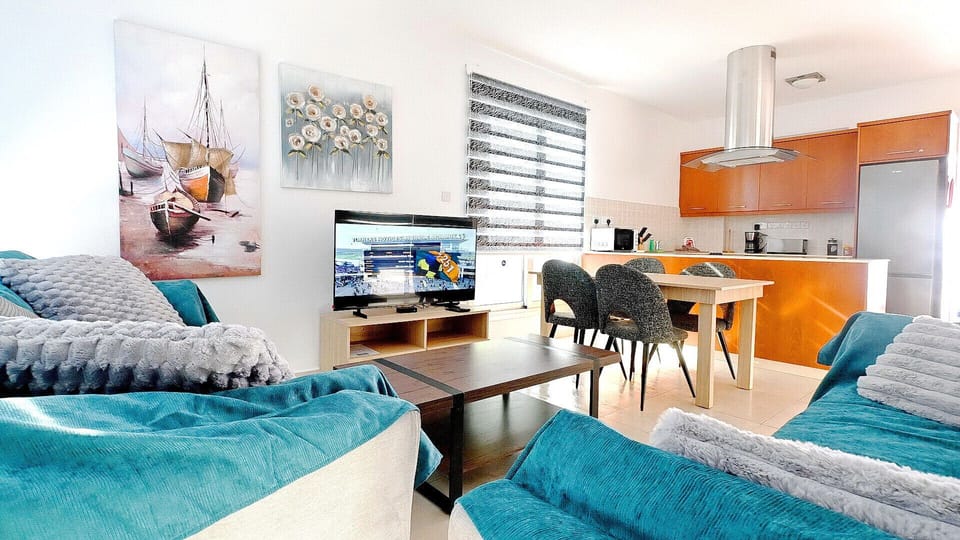 Comfortable living area catering for up to 6 guests. Air conditioned with high speed wi fi.