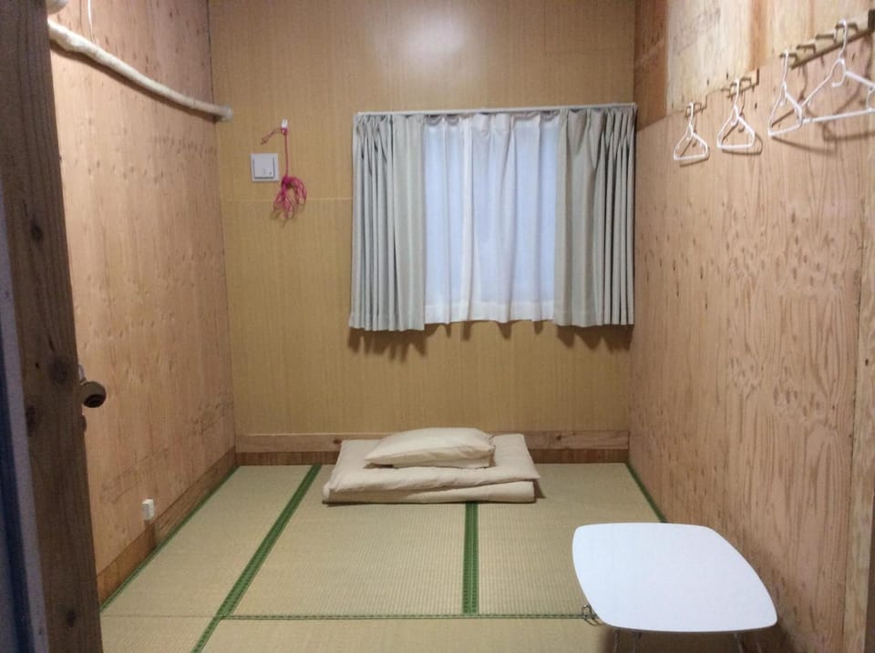 Soundproofing, WiFi (free)