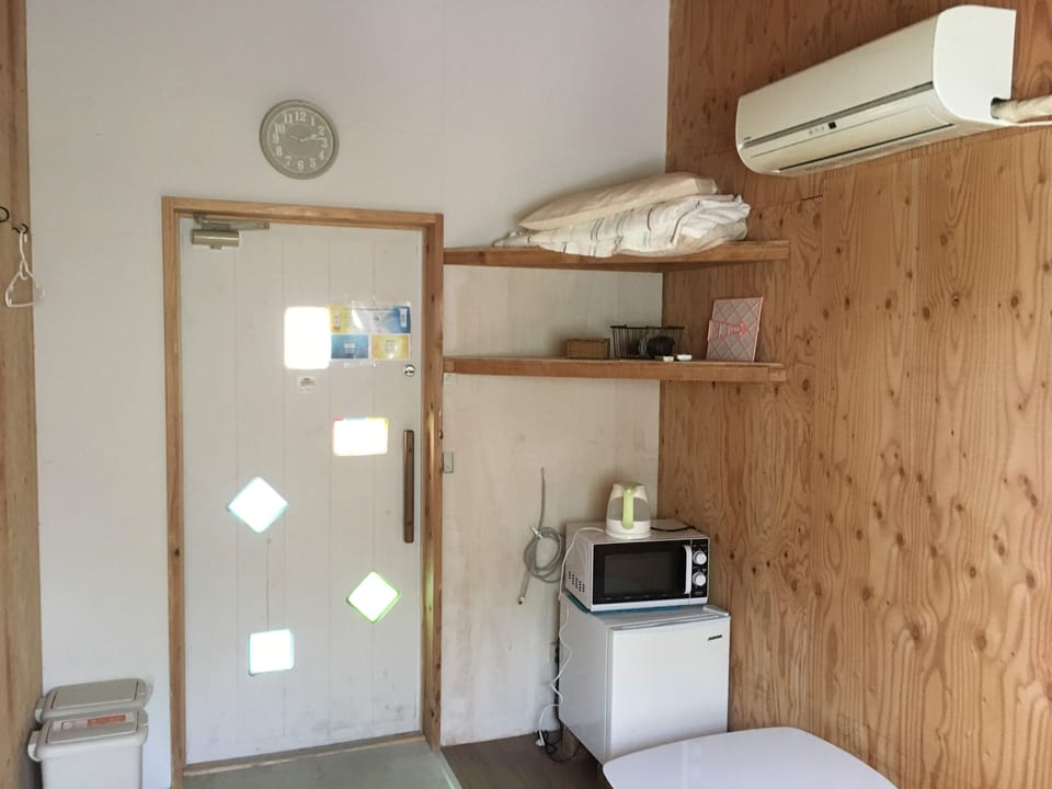 Soundproofing, WiFi (free)