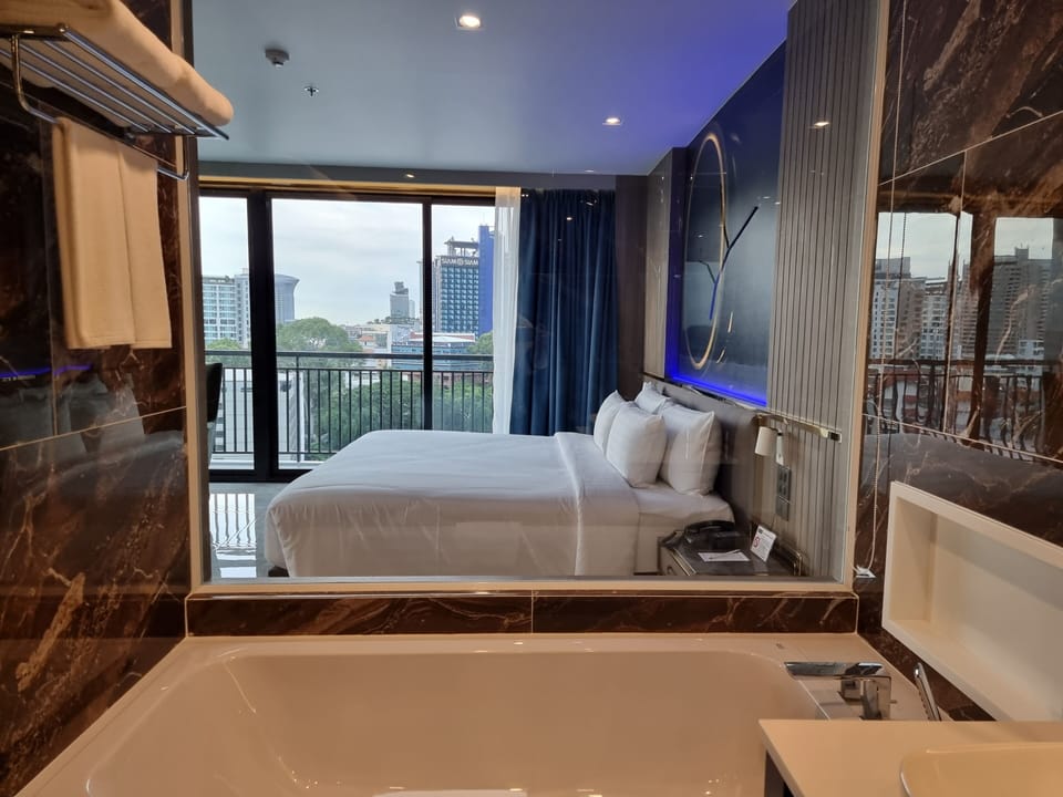 Premier Room (DEE Tower) | In-room safe, desk, free WiFi, bed sheets