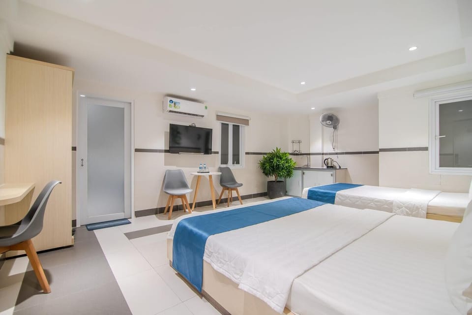 Deluxe Twin Room | Individually furnished, desk, blackout drapes, free WiFi