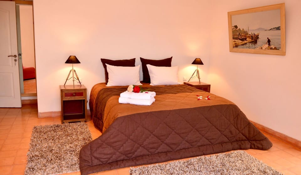 Double Room, 1 Queen Bed, Mountain View | 1 bedroom, premium bedding, blackout drapes, soundproofing